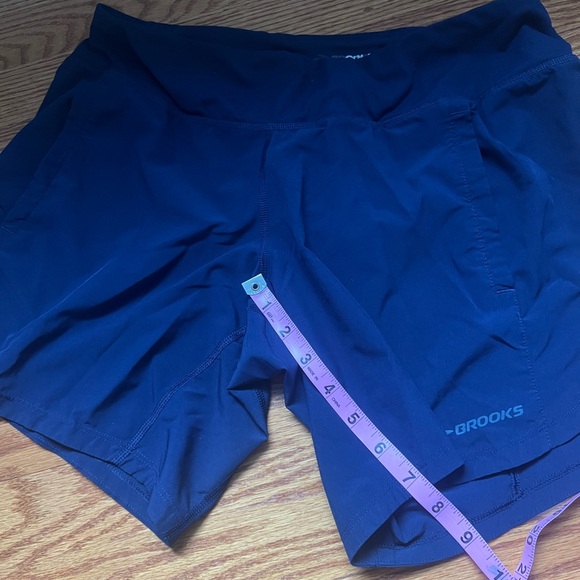 Women’s Brooks Running Shorts Medium 7” - Picture 4 of 4